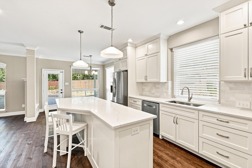 8809 Hedge Row Court - Photo 10