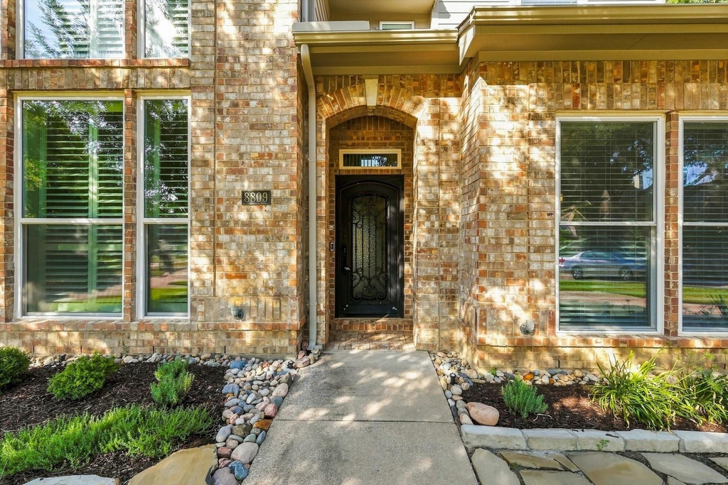 8809 Hedge Row Court - Photo 4
