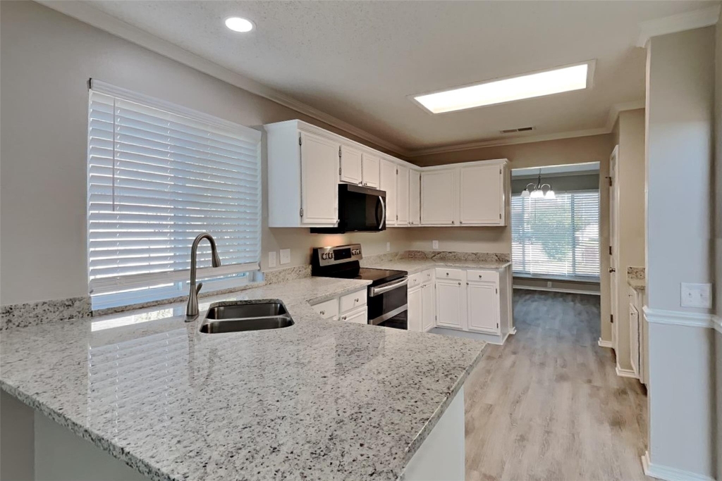 1101 Highland Station Drive - Photo 3
