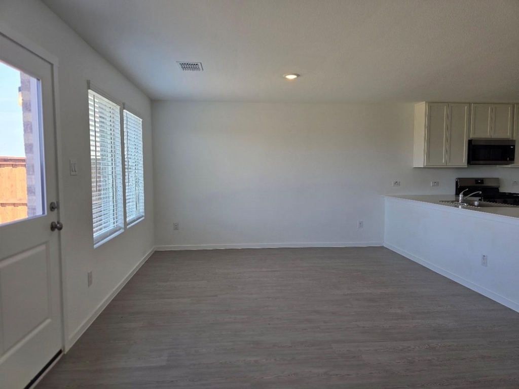 400 Back Country Drive - Photo 2