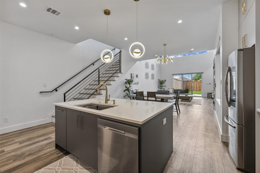 2429 Vagas Street - Photo 16