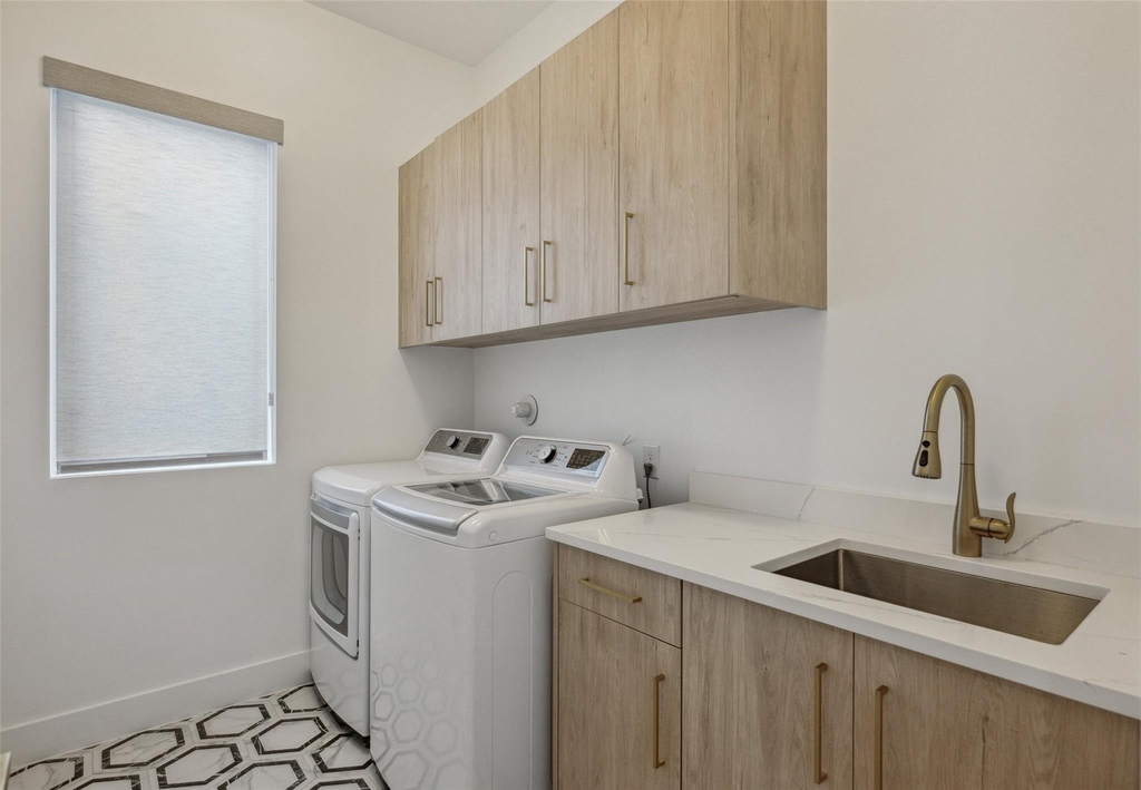 2429 Vagas Street - Photo 22