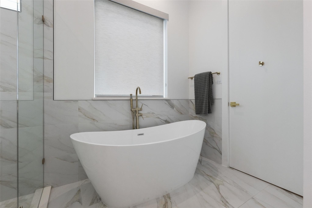 2429 Vagas Street - Photo 26