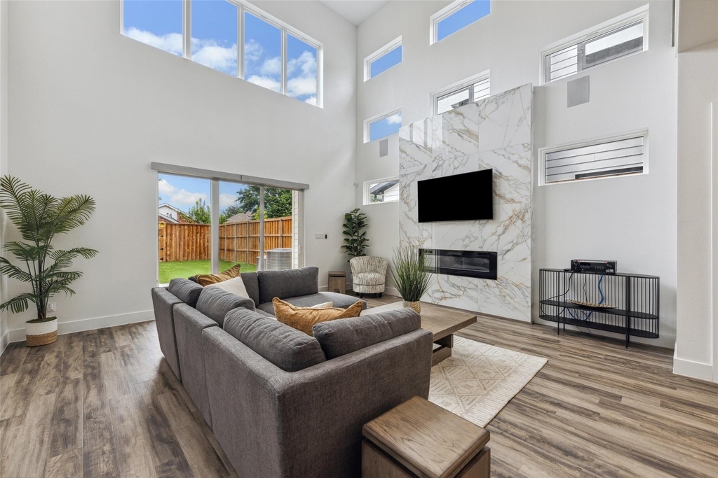 2429 Vagas Street - Photo 4