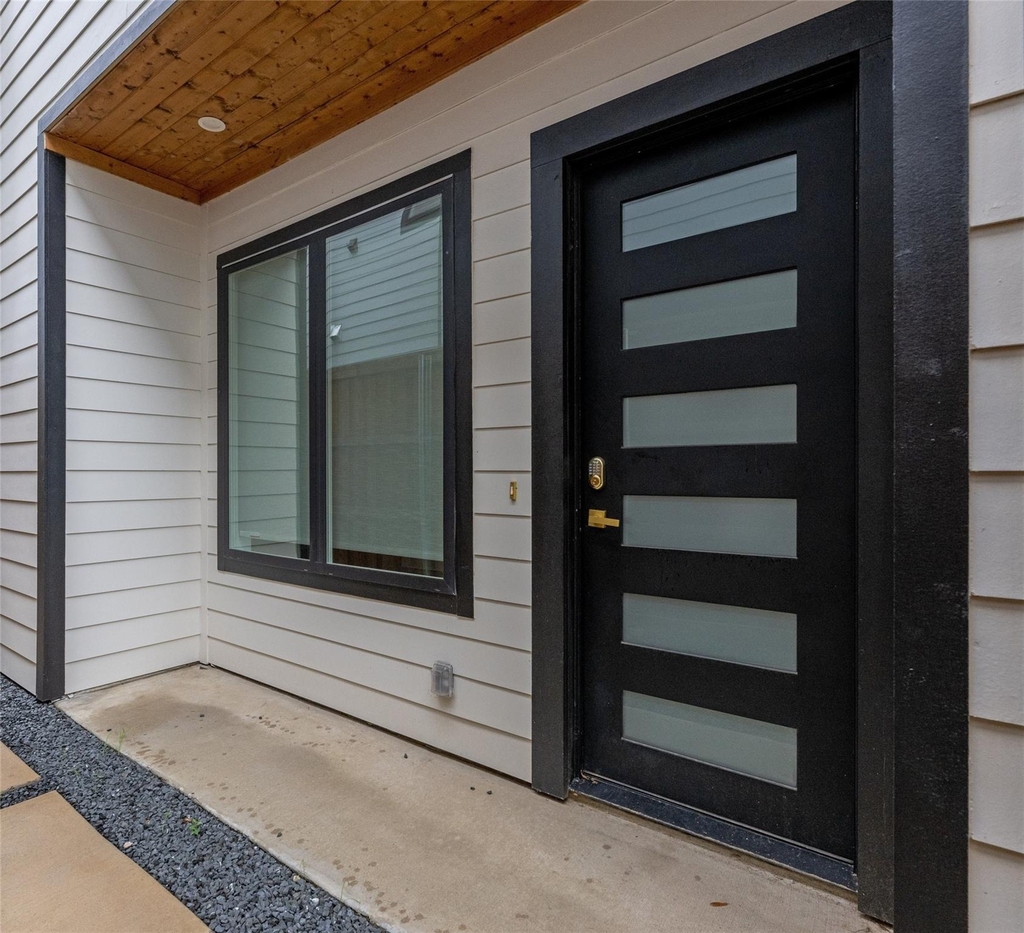 2429 Vagas Street - Photo 1