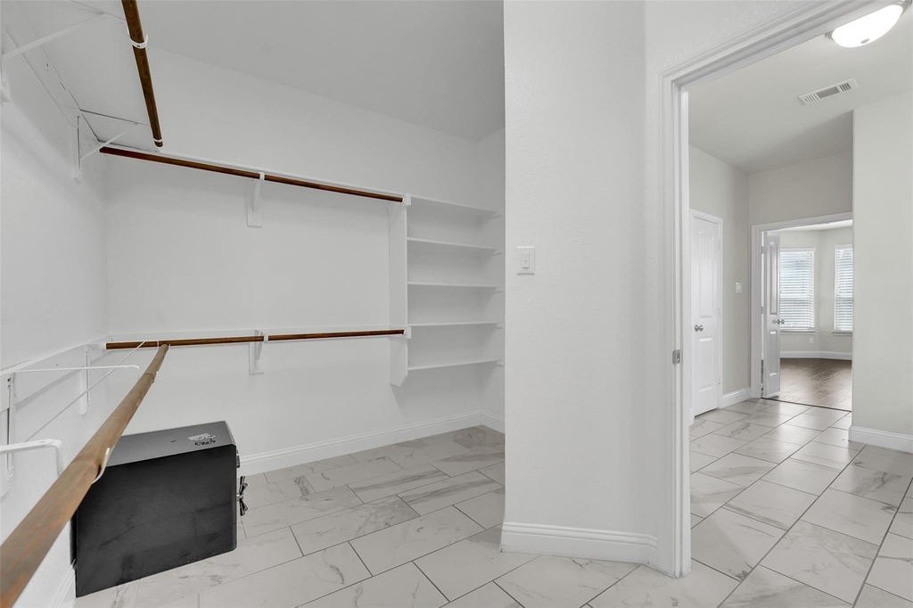 810 Acadia Court - Photo 18