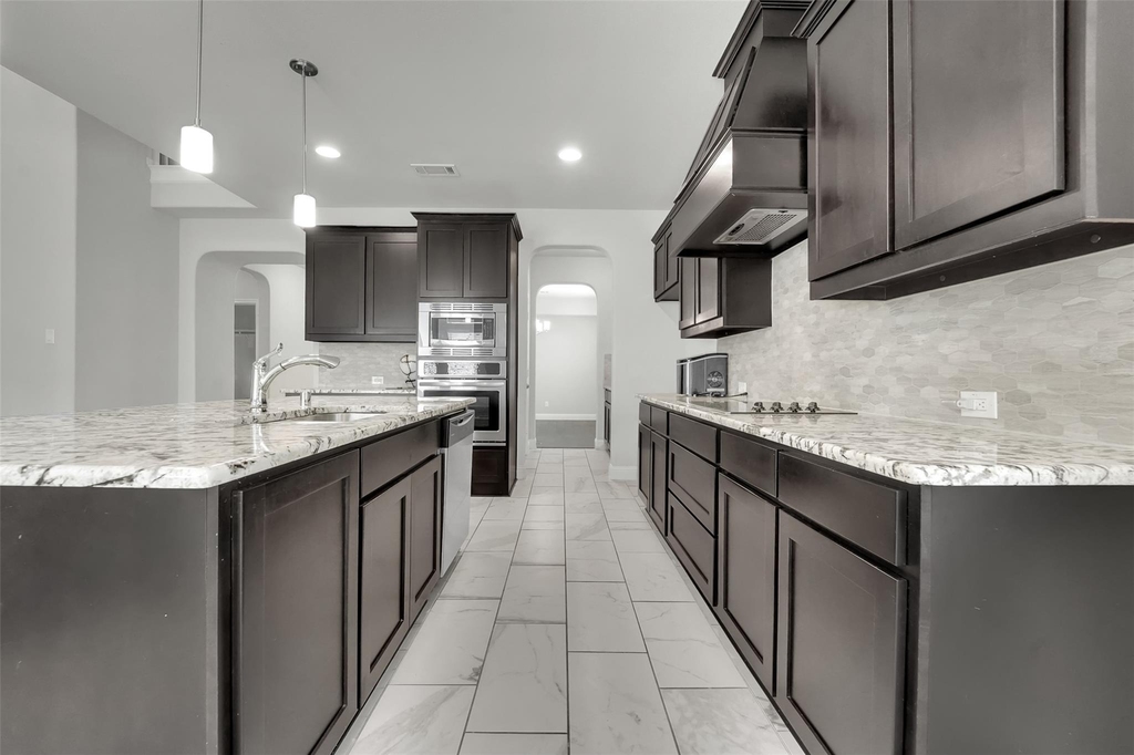 810 Acadia Court - Photo 10