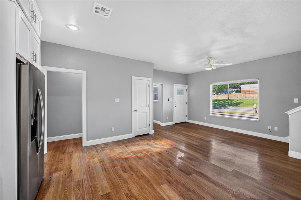 990 W 6th Avenue - Photo 10