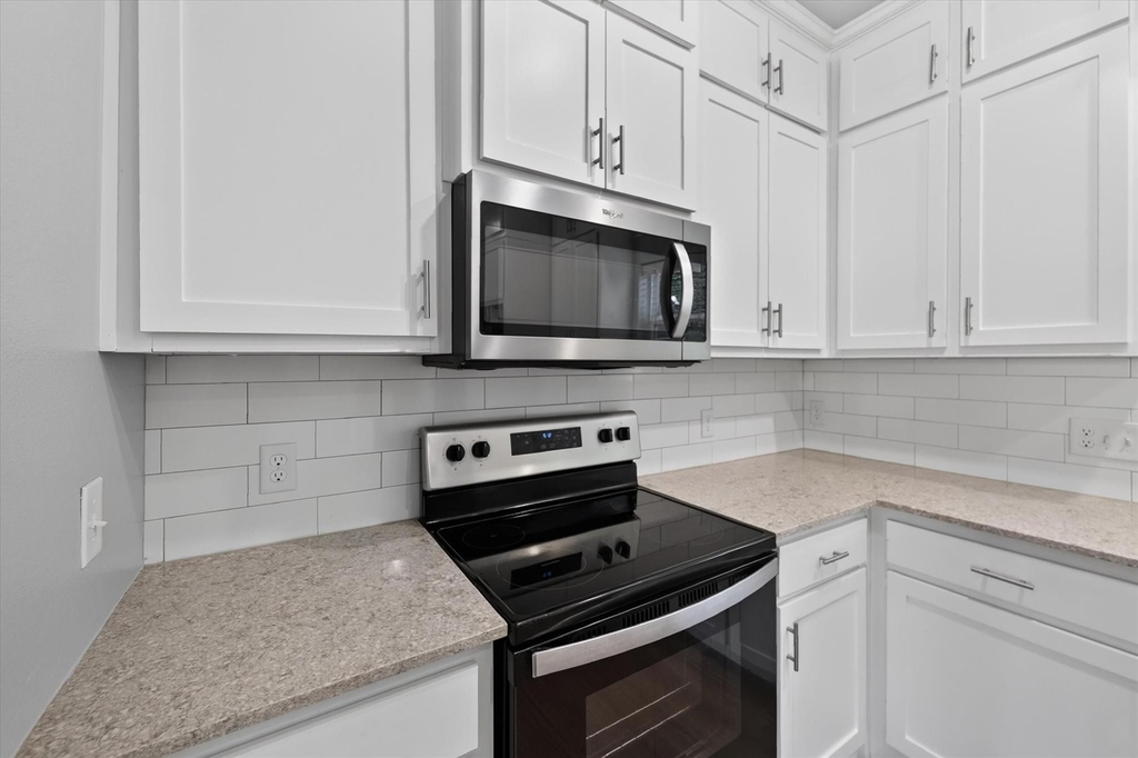 990 W 6th Avenue - Photo 6