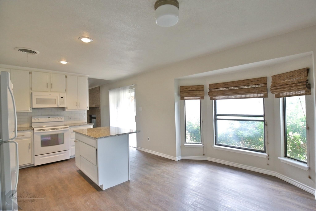 1709 Pemelton Drive - Photo 8