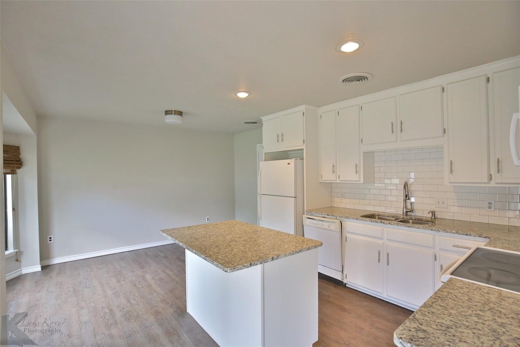 1709 Pemelton Drive - Photo 5