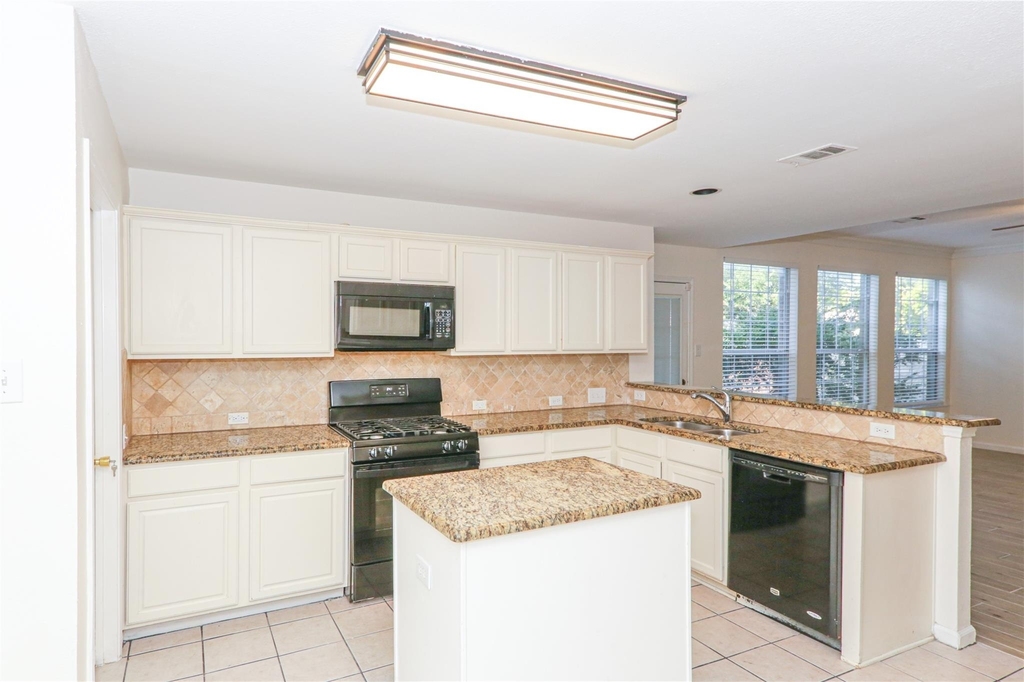 5000 Boxwood Lane - Photo 9