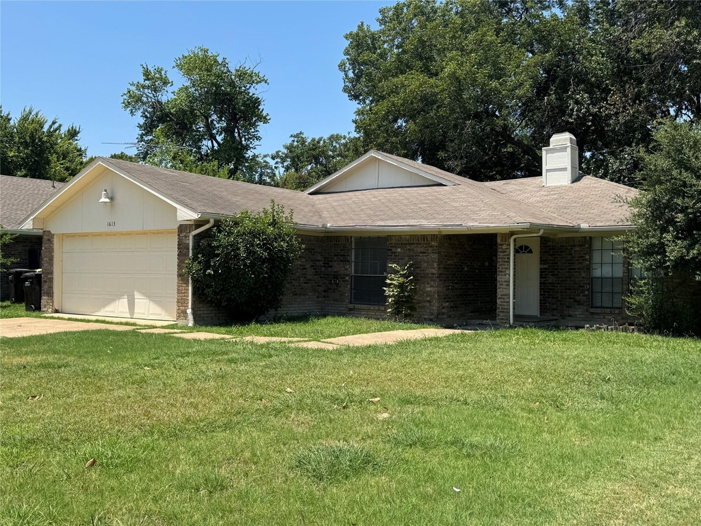 1613 Jasmine Lane - Photo 1