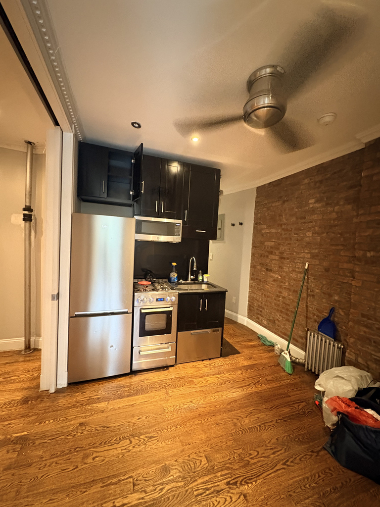  East 4th Street - Photo 2