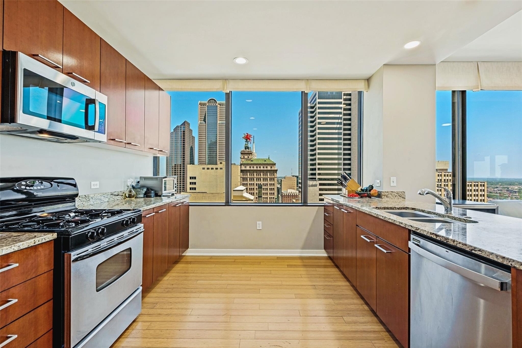 1200 Main Street - Photo 3
