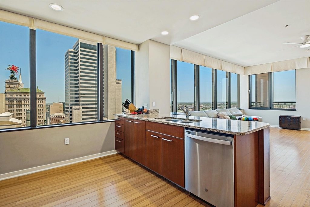 1200 Main Street - Photo 6
