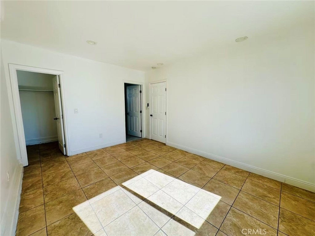 416 W Francis Street - Photo 4