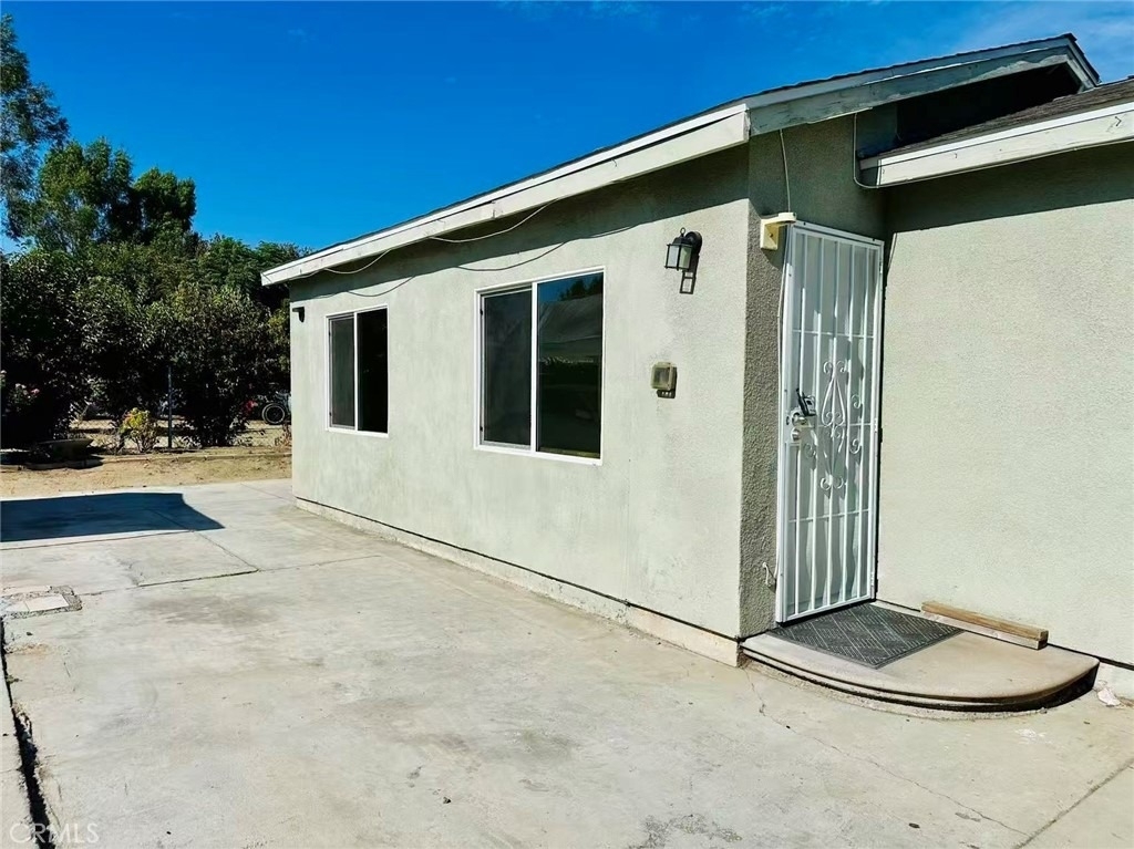 416 W Francis Street - Photo 1