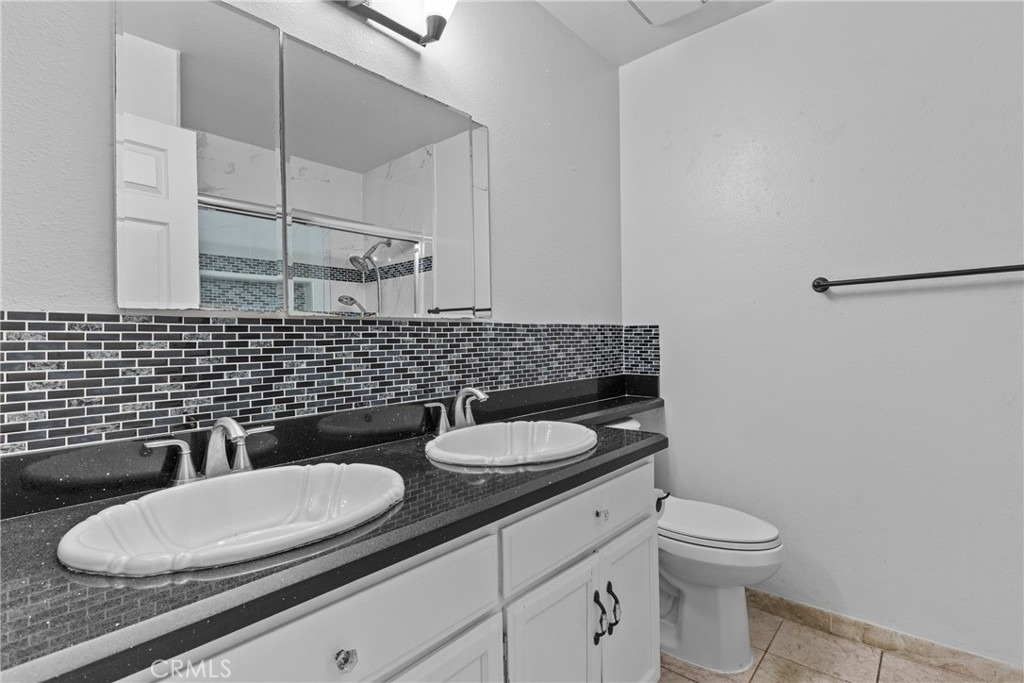 8557 Saddle Creek Drive - Photo 14