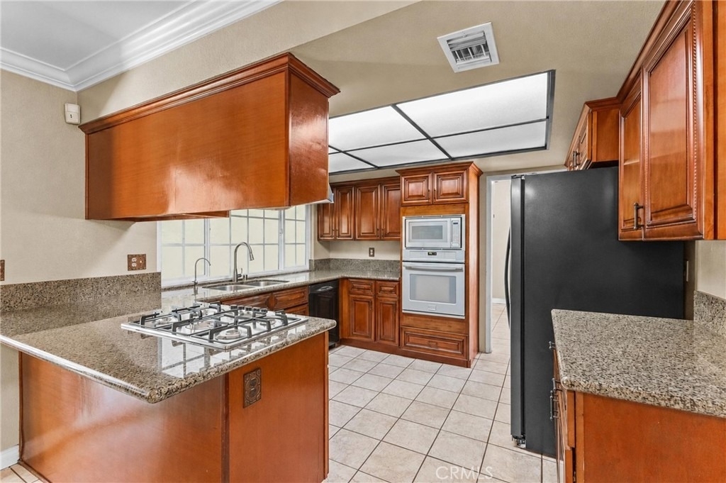 8557 Saddle Creek Drive - Photo 11