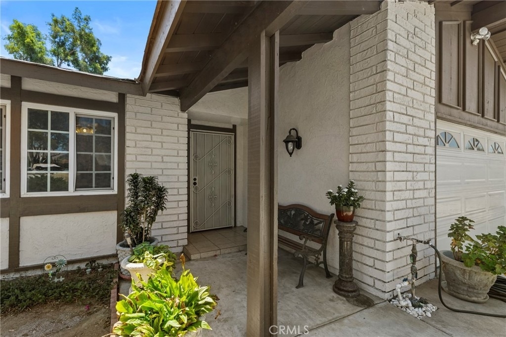 8557 Saddle Creek Drive - Photo 4