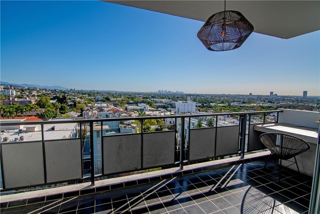 1155 N La Cienega Boulevard - Photo 18
