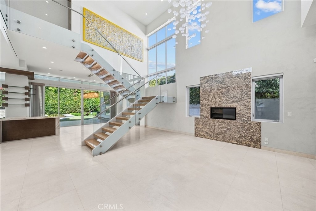 633 N Laurel Avenue - Photo 12