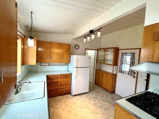 425 Wellington - Photo 9