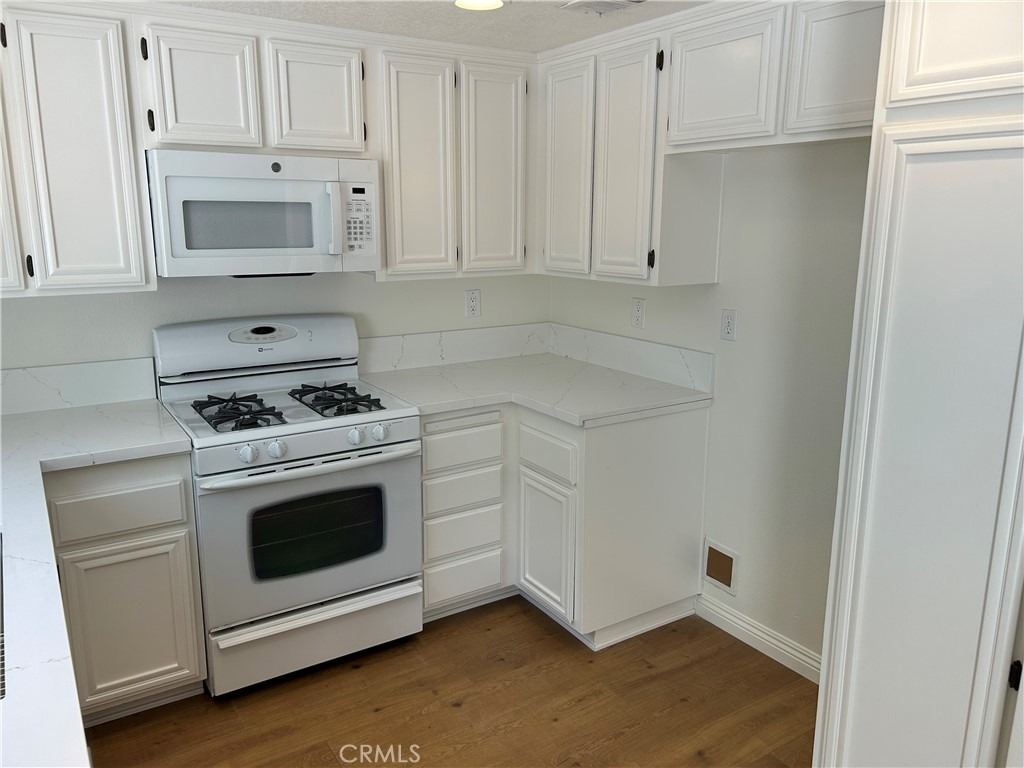 8232 E Flowerwood - Photo 5