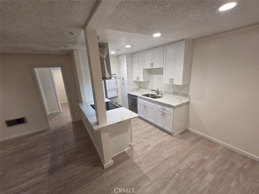 1040 W Macarthur Boulevard - Photo 25