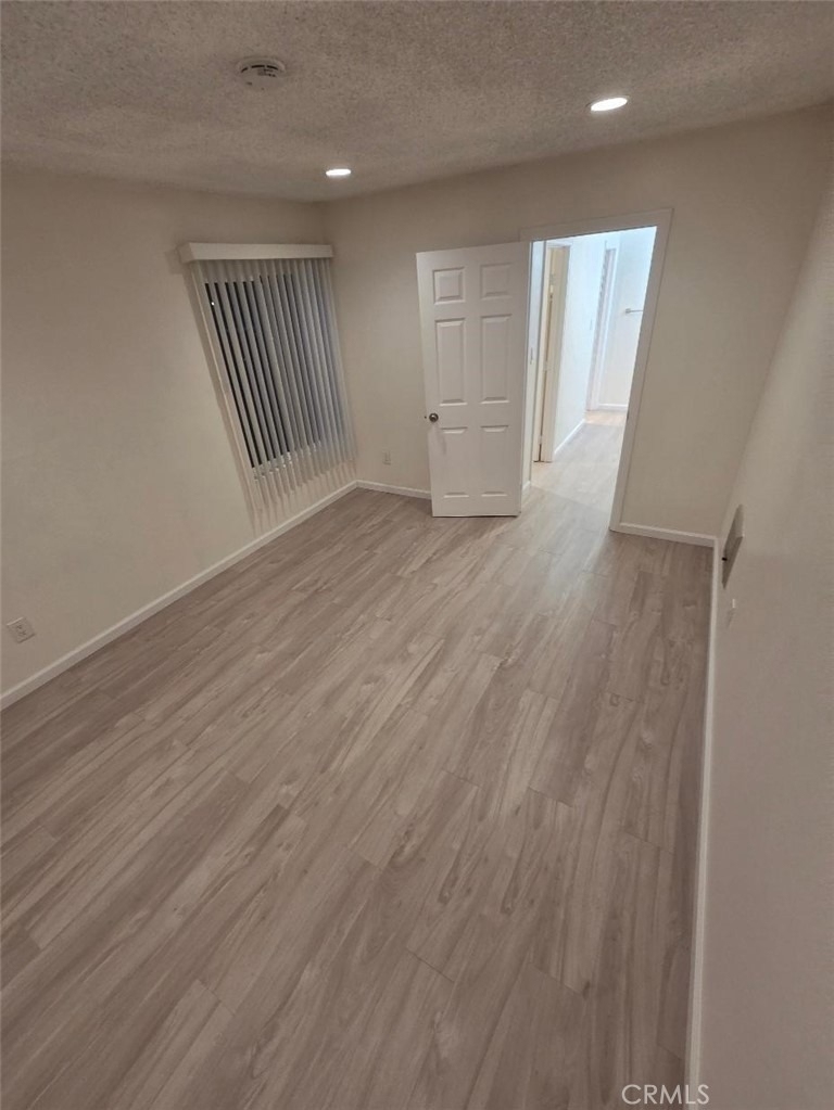 1040 W Macarthur Boulevard - Photo 34