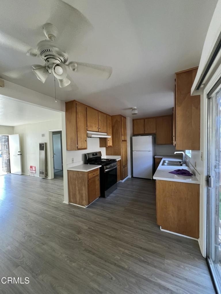 137 S Barranca Avenue - Photo 9