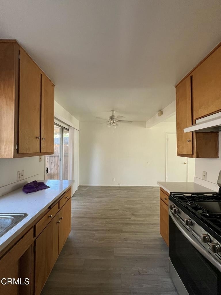 137 S Barranca Avenue - Photo 10
