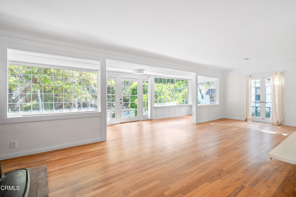 2024 Laurel Canyon Boulevard - Photo 2