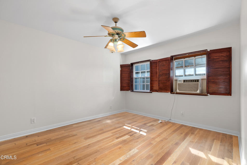 2024 Laurel Canyon Boulevard - Photo 7