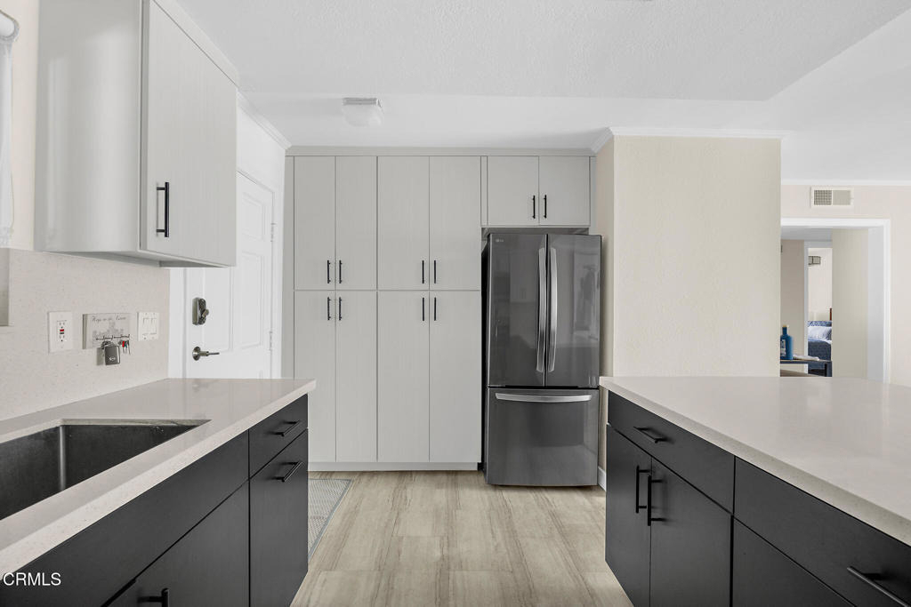 3762 Hughes Avenue - Photo 11