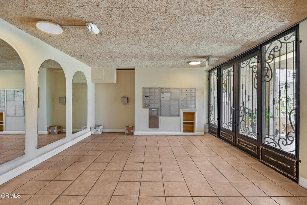 3762 Hughes Avenue - Photo 21