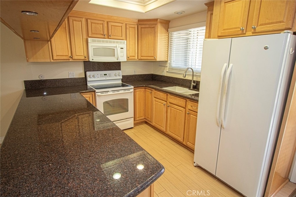 513 Avenida Sevilla - Photo 8