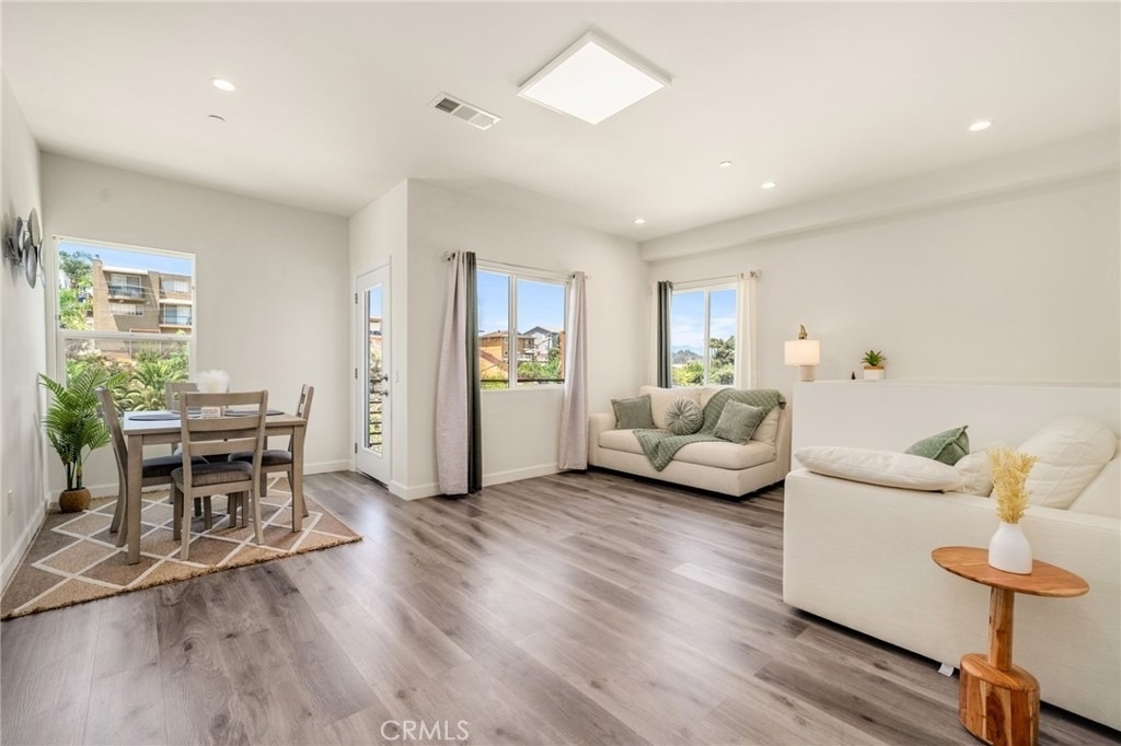 4410 Bowman - Photo 1
