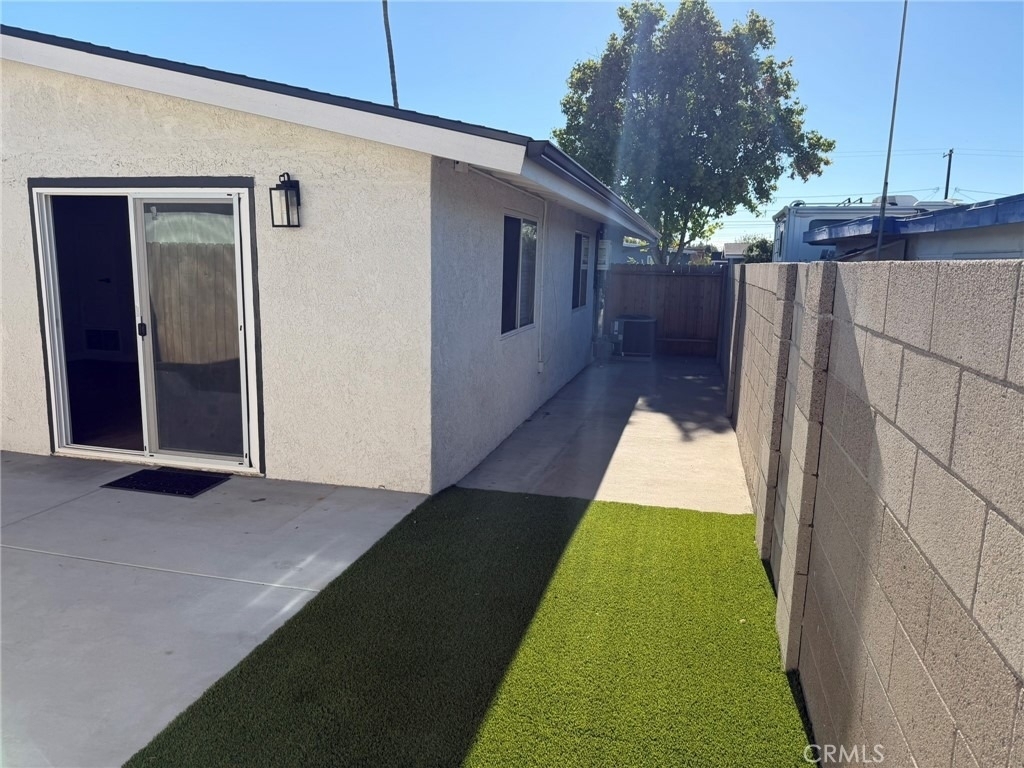 940 N Garden - Photo 2