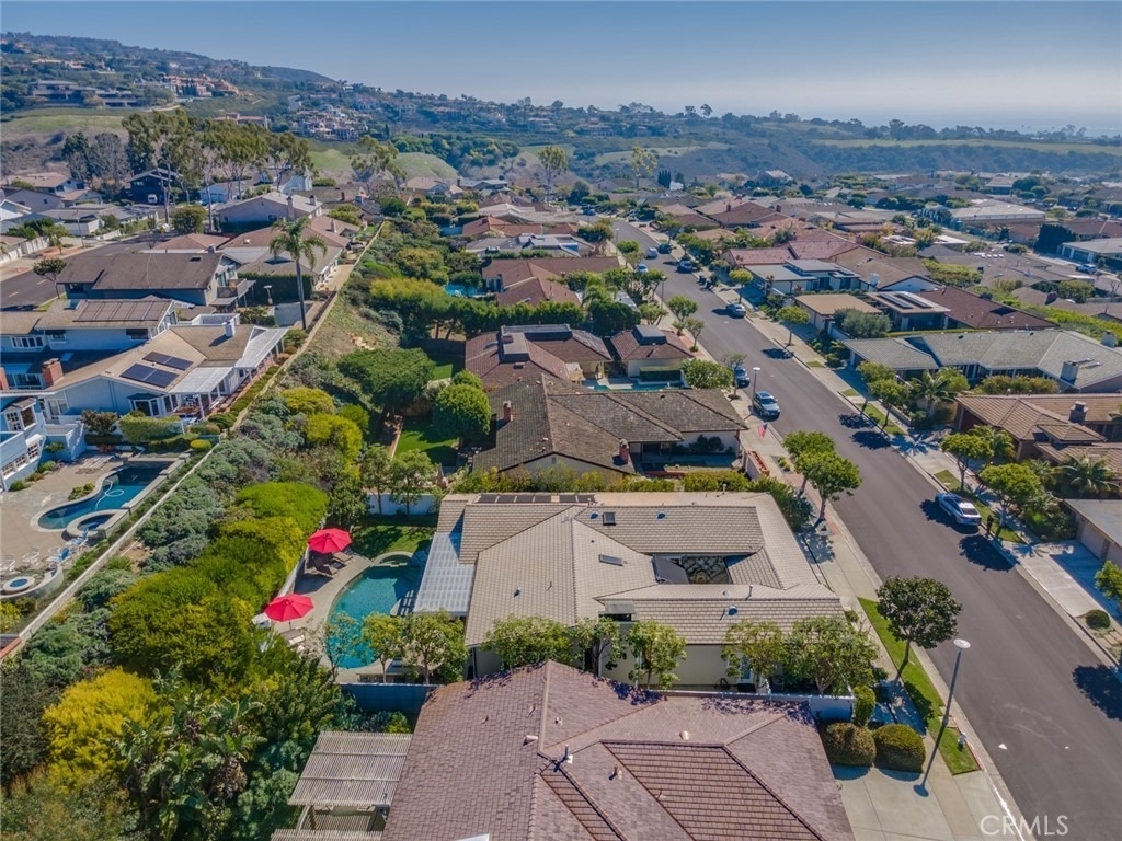 1412 Seacrest Drive - Photo 2