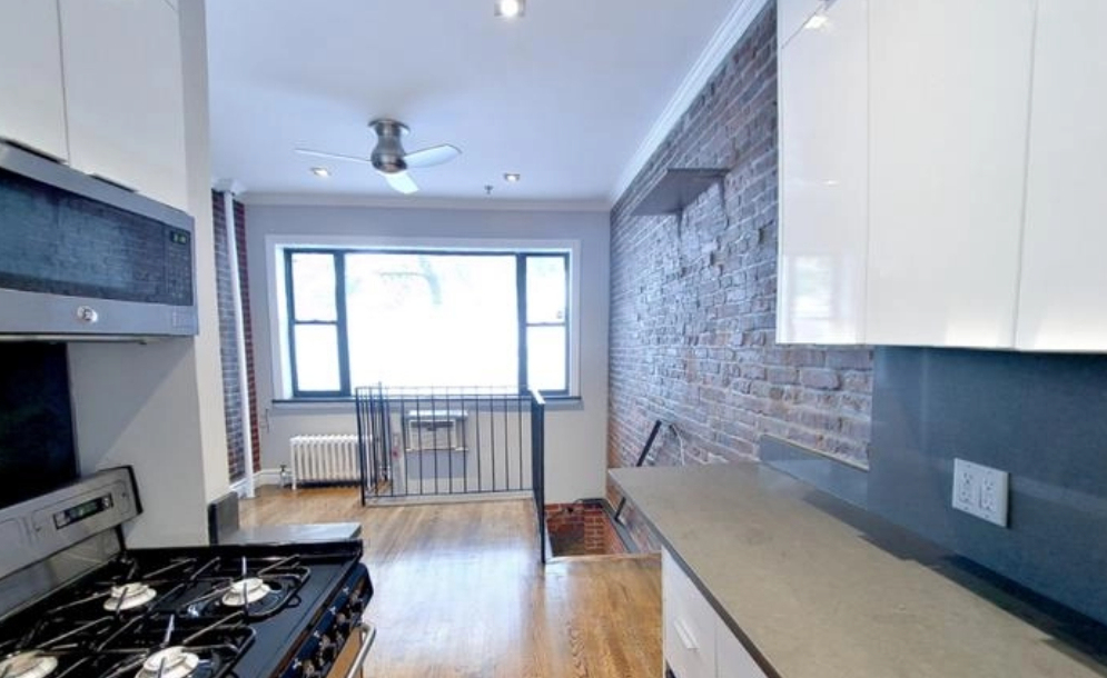 410 East 13th Street - Photo 3