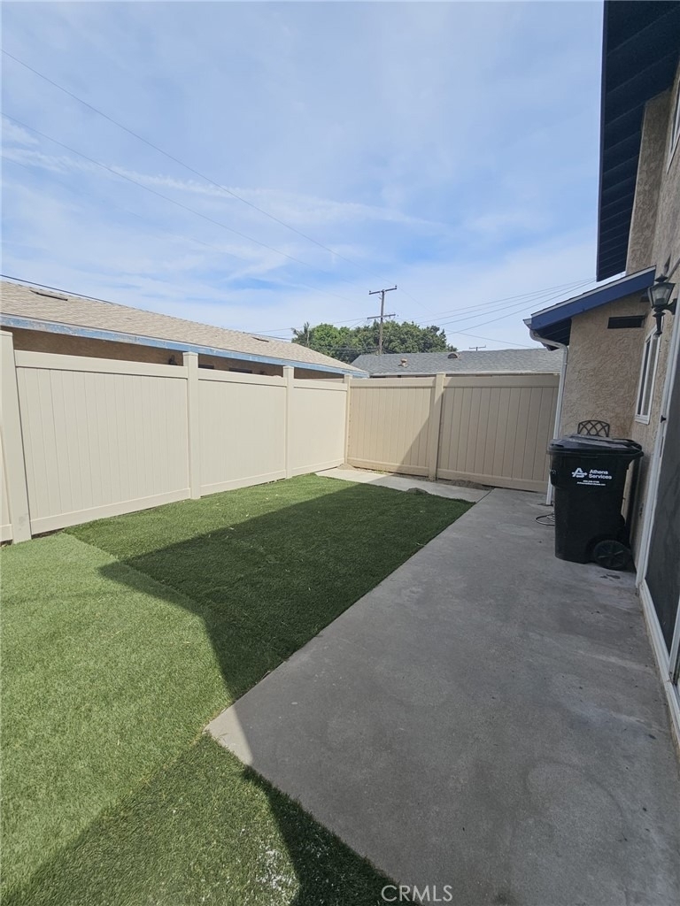 8039 Puritan - Photo 16