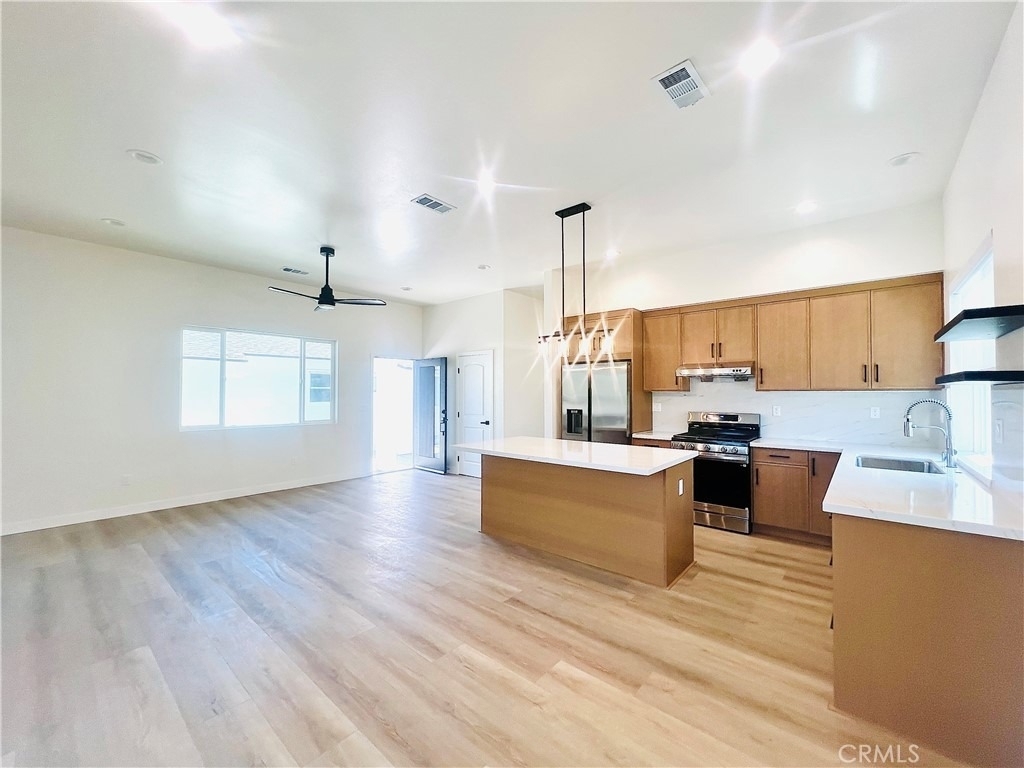 1704 E Vine Avenue - Photo 1