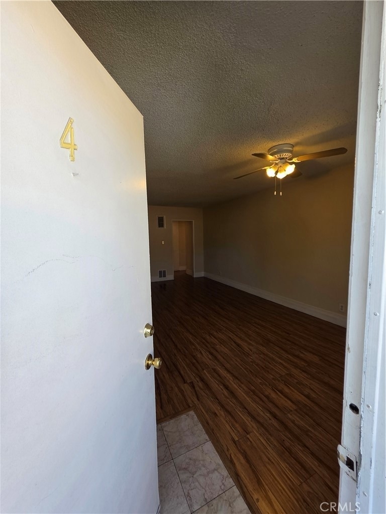 1035 Western - Photo 5