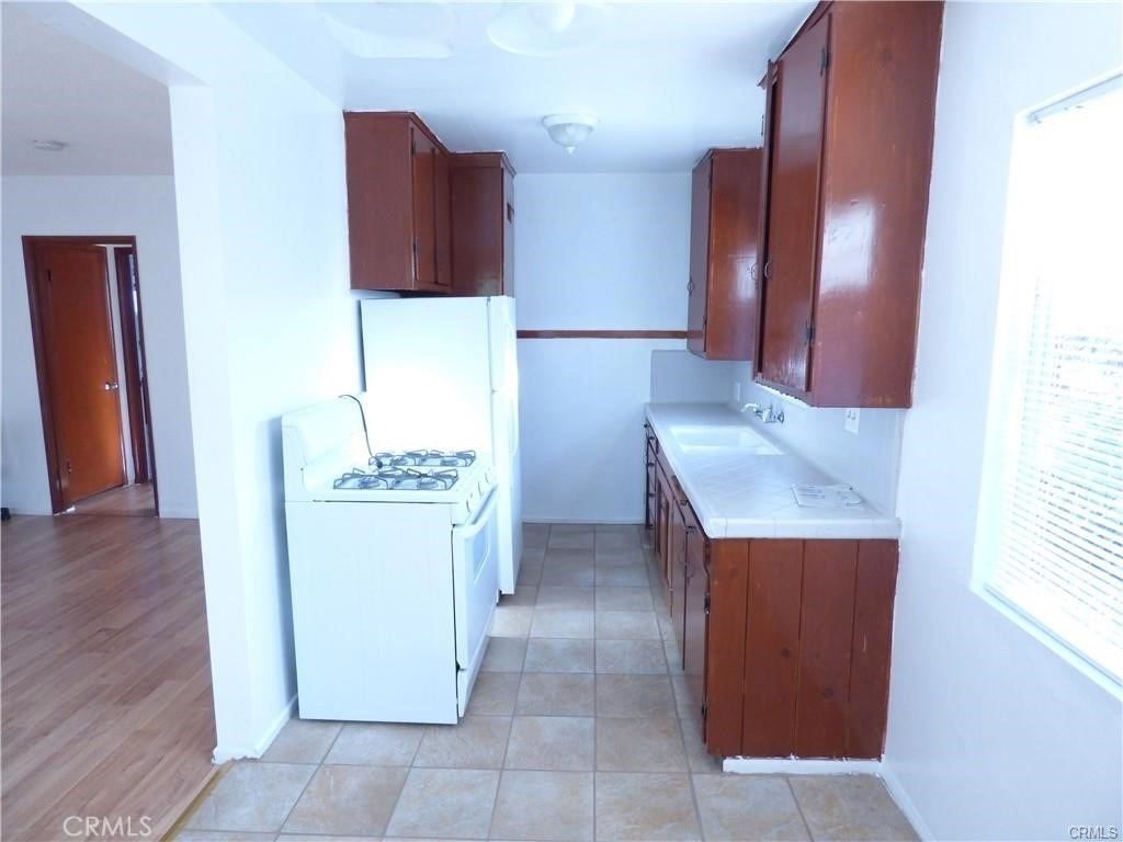 5832 Camerford Avenue - Photo 4