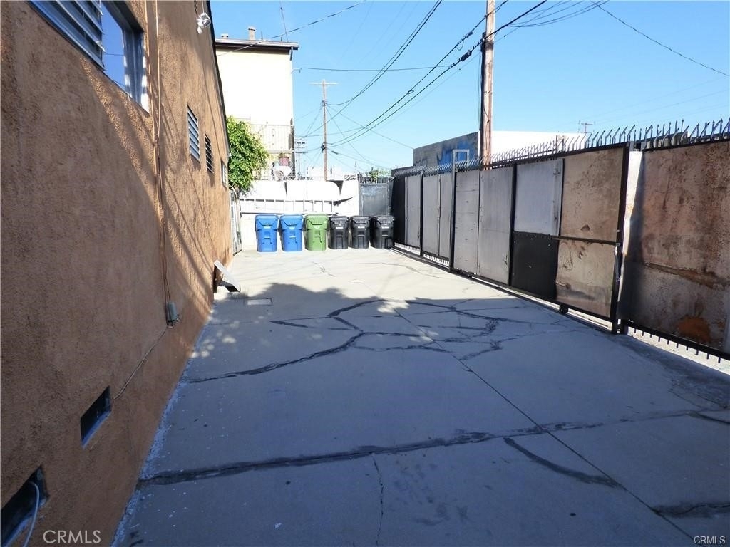 5832 Camerford Avenue - Photo 12