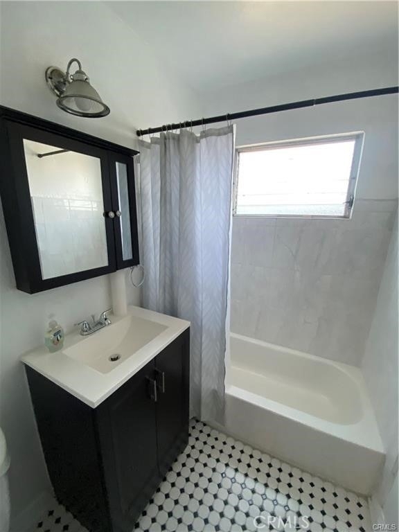 5832 Camerford Avenue - Photo 3