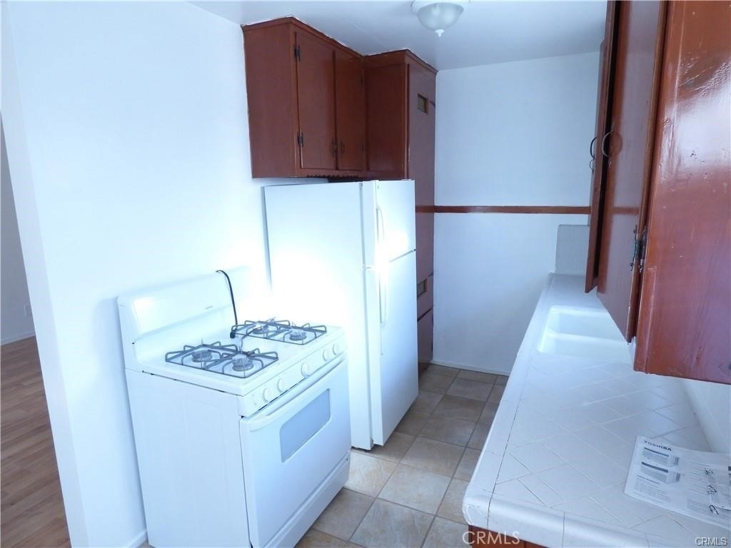 5832 Camerford Avenue - Photo 5