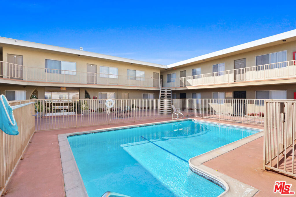14108 Doty Avenue - Photo 1